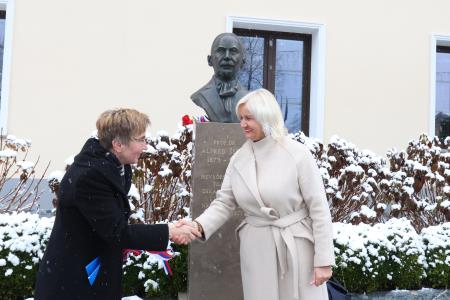 Odkritje doprsnega kipa dr Alfreda Šerka 19 Foto Ljubo Vukelič